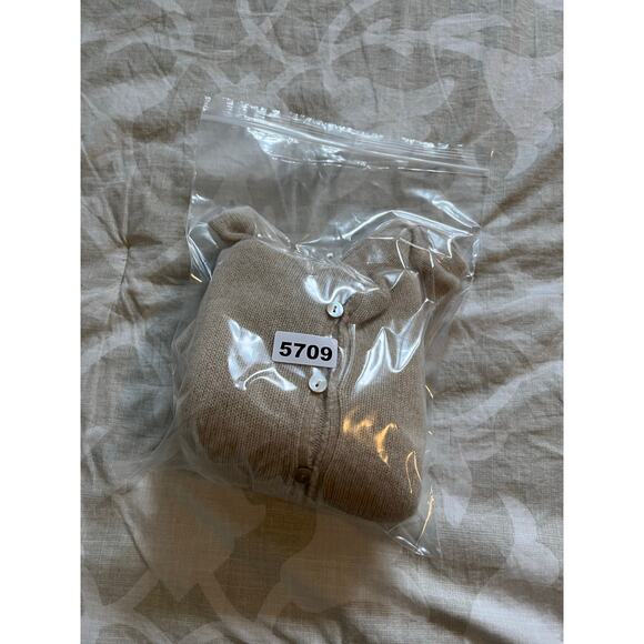 New Scotland cashmere beige oatmeal button up cardigan women’s small - Picture 8 of 8